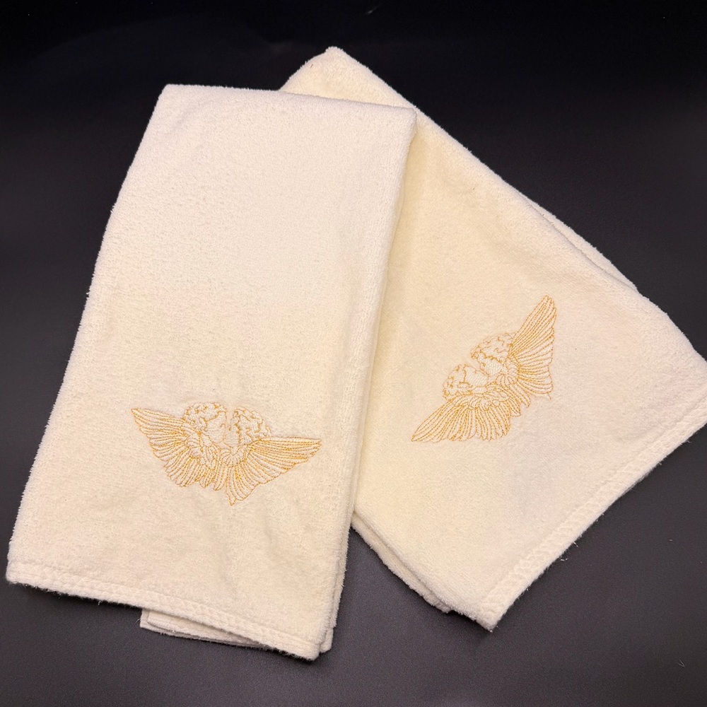 Vintage 1978 Avanti hand towels with Two Cherubs Angels Embroidered in gold.
